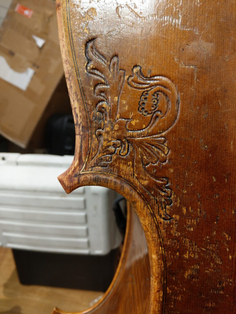 1低音提琴面板修補後